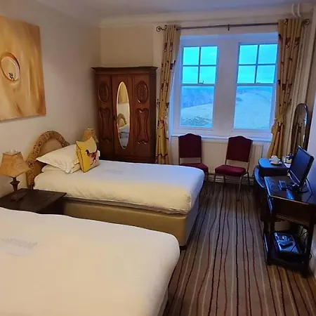 Camelot Castle 3*