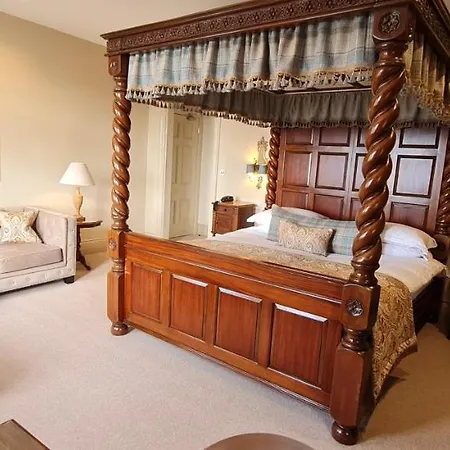 Hotel Camelot Castle