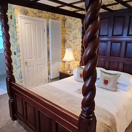 Camelot Castle Hotel 3*