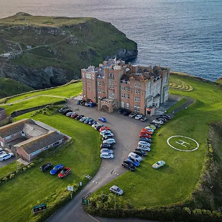 Camelot Castle 3*