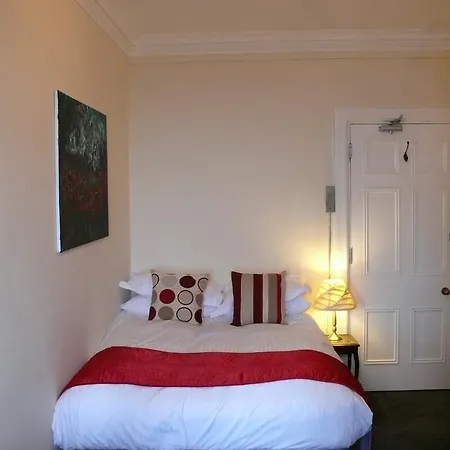 Camelot Castle 3*
