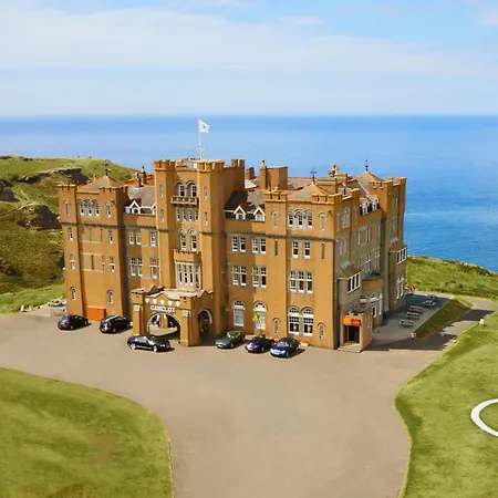 Отель Camelot Castle