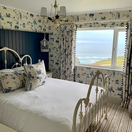 Hotel Camelot Castle 3*
