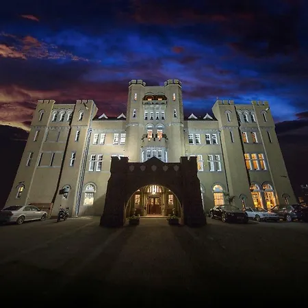 Camelot Castle Тинтажель